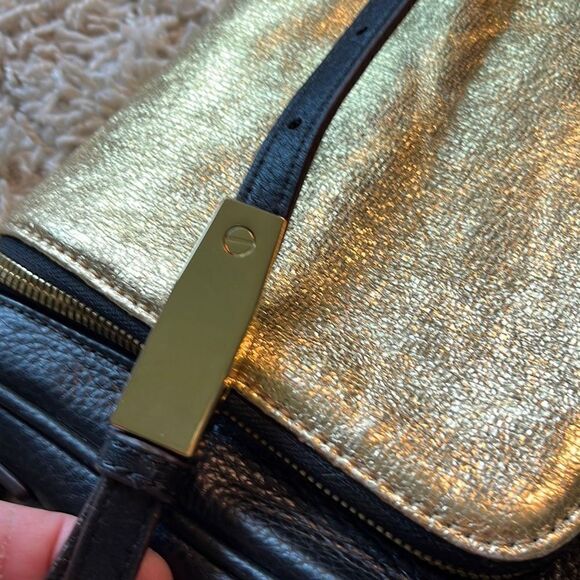 G.I.L.I Halo Metallic Crossbody Gold Black Leather NWOT - Picture 4 of 16